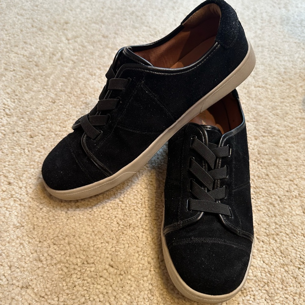 Vionic Jean suede slip on sneakers